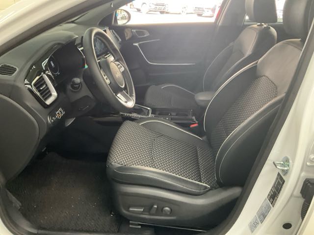 2023 Kia ceed sw 1.5l 油電 2.1萬公里 acc 旅行車 NT$530,000 有第三方認證，無待修、無泡水、無事故、三大保固   LINE:PT0974   #汽車#中古車#新車#原廠#代理商#貿易商#新古車#買車  第3張相片