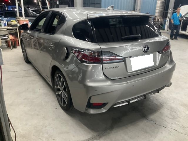2016 LEXUS CT200h 1.8l 11.7萬公里 F菁英版 NT$300,000 有第三方認證，無待修、無泡水、無事故、三大保固   LINE:PT0974   #汽車#中古車#新車#原廠#代理商#貿易商#新古車#買車#賣車  第8張相片