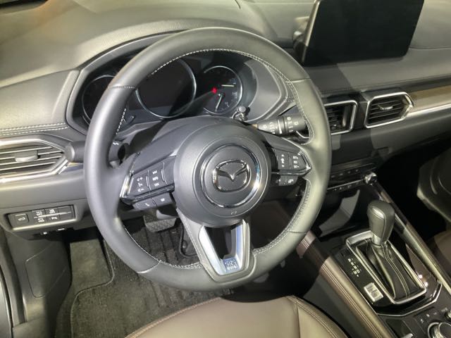2019 MAZDA CX-5 旗艦版 2.5l 3.3萬公里 選配空力套件 NT$340,000 有第三方認證，無待修、無泡水、無事故、三大保固   LINE:PT0974   #汽車#中古車#新車#原廠#代理商#貿易商#新古車#買車  第6張相片