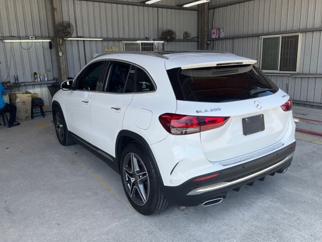 2020 BENZ GLA200 1.3L 6.3萬公里 天窗ACC NT$890,000 有第三方認證，無待修、無泡水、無事故、三大保固   LINE:PT0974   #汽車#中古車#新車#原廠#代理商#貿易商#新古車#買車#賣車#五股  第9張相片