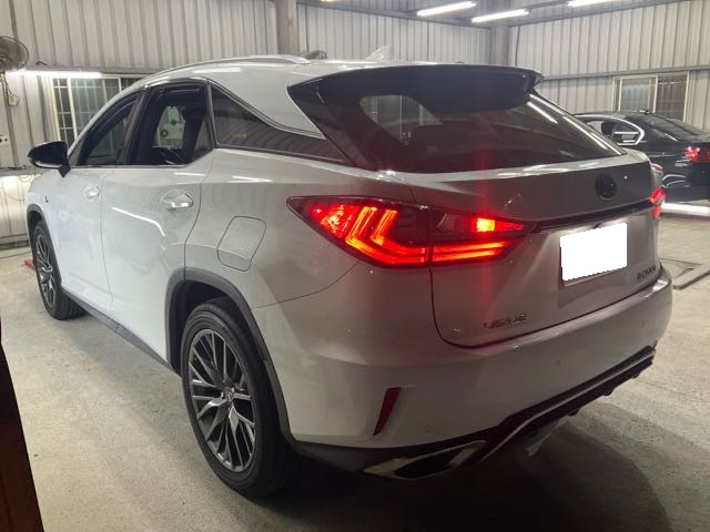 2017 Lexus RX200T 2.0l F版 ACC 全景天窗 7.6萬公里 NT$830,000 有第三方認證，無待修、無泡水、無事故、三大保固   LINE:PT0974   #汽車#中古車#新車#原廠#代理商#貿易商#新古車  第5張相片