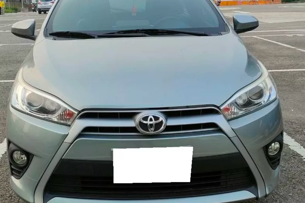 Toyota Yaris 2017款 手自排 1.5L  (聯繫資訊 Line ID: a0926068370)  第1張相片