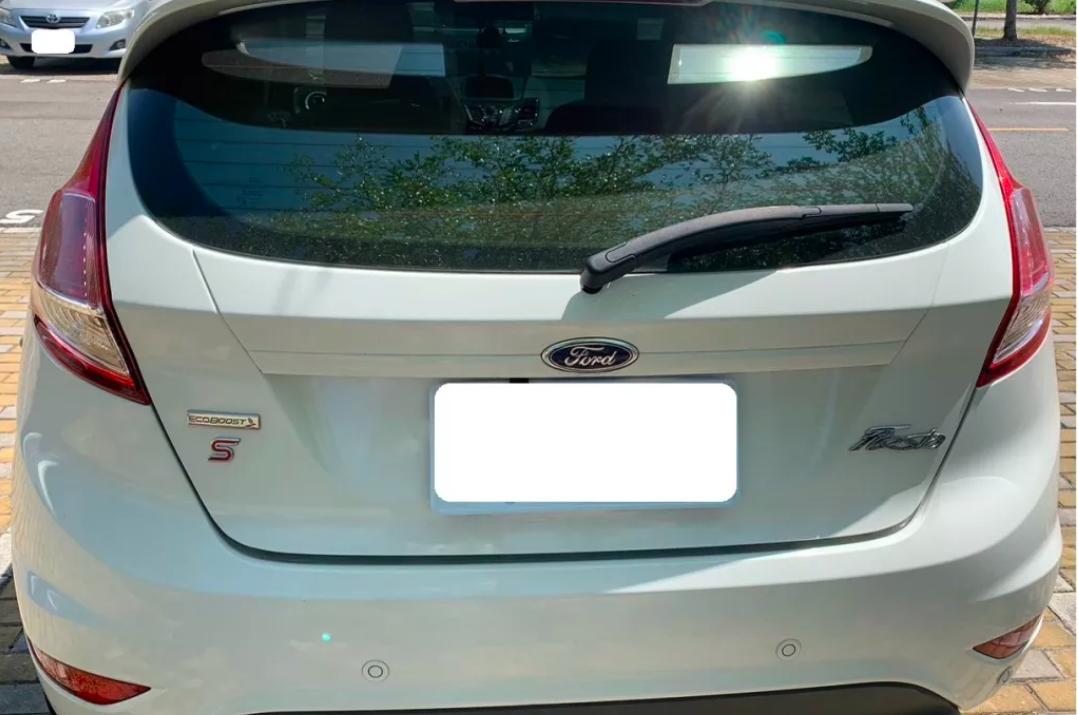 Ford Fiesta 2014款 自排 1.1L以下  (聯繫資訊 Line ID: a0926068370)  第3張相片