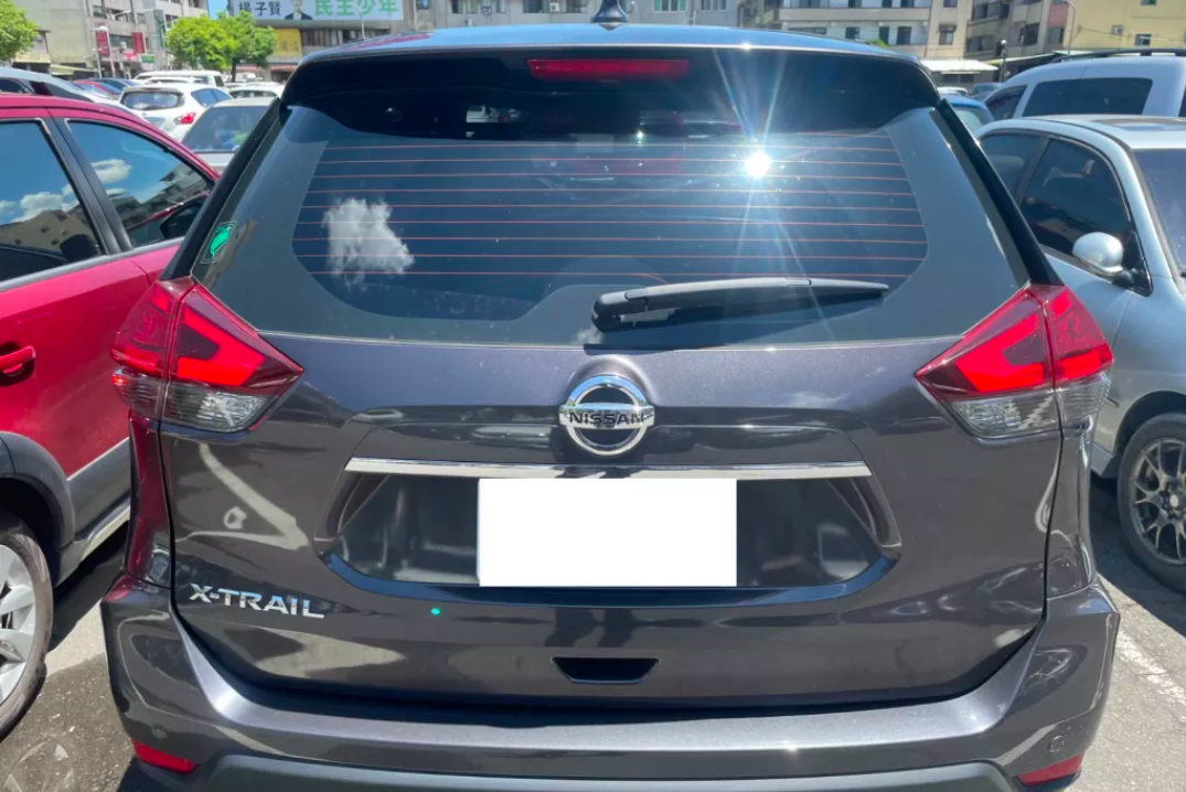 Nissan X-Trail 2019款 手自排 2.0L  (聯繫資訊 Line ID: a0926068370)  第6張相片