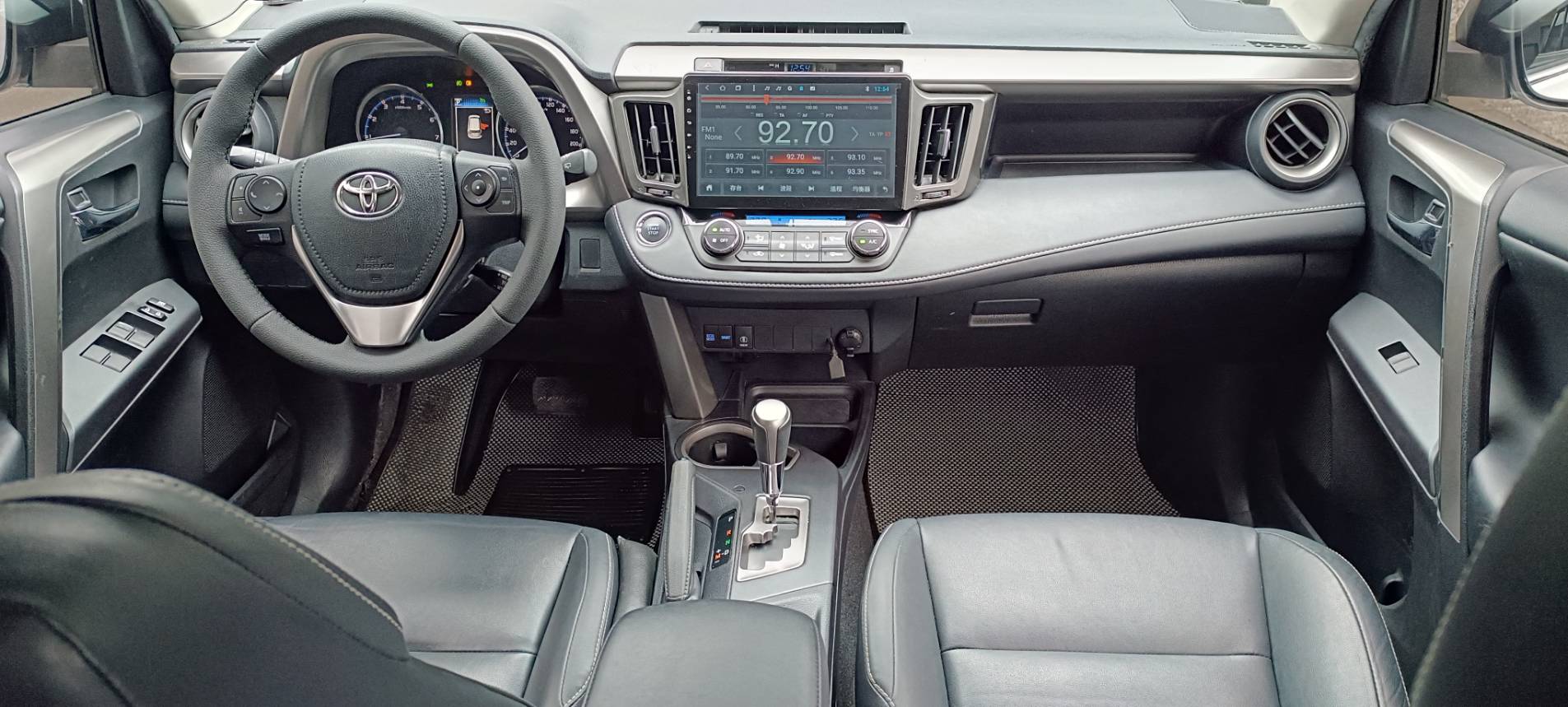 2018 TOYOTA RAV4 2.0 豪華【日本原裝進口】      安卓機 360環景 摸門解鎖  第9張相片