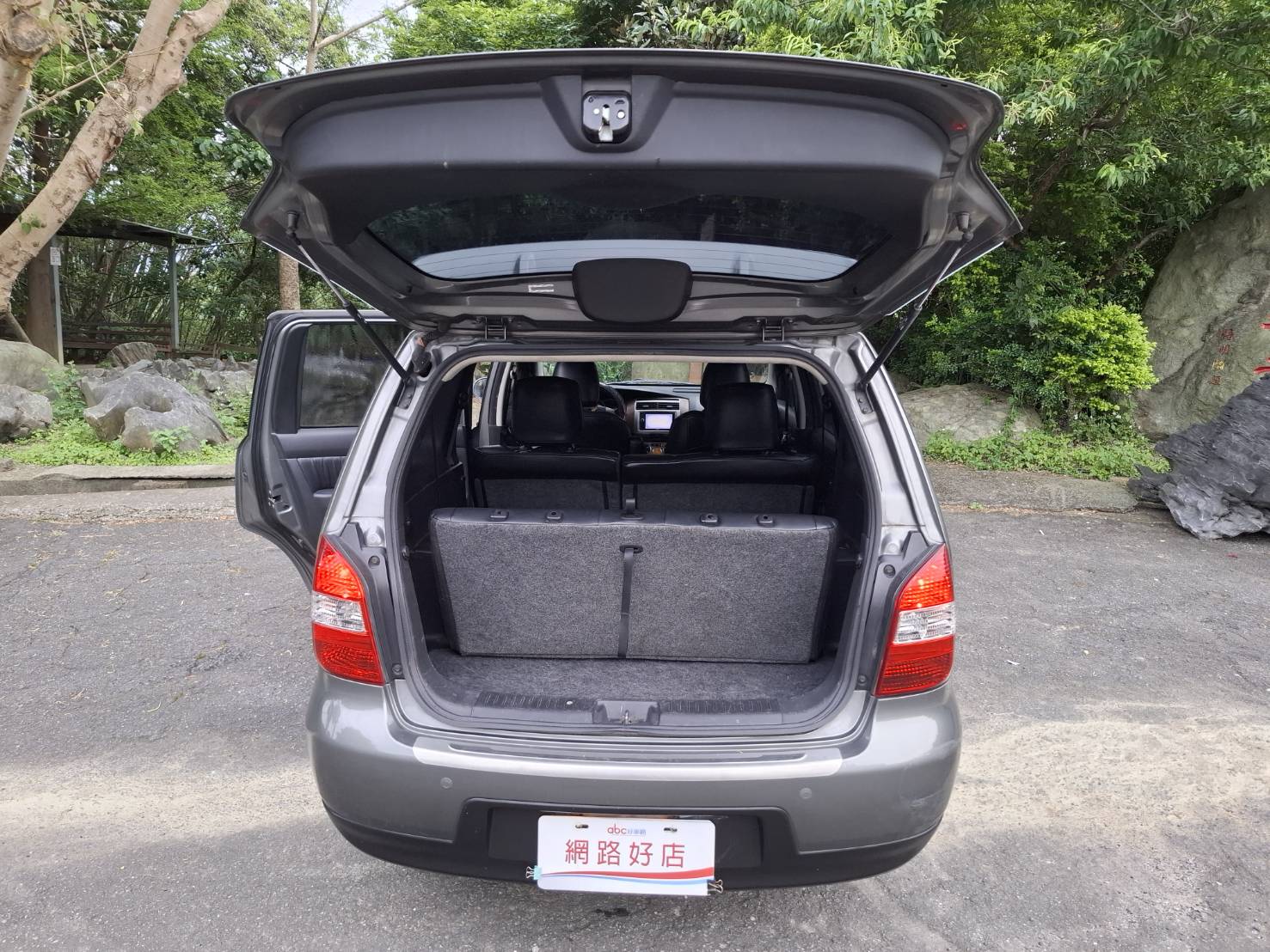 2011年NISSAN LIVINA 1.8 省油7人座車 實用便宜超大空間~網路驚喜價 想跑市場做個小生意經濟實惠 要買要快 歡迎來電預約賞車💗LINE goo5168 💗洽0912-423-585 宋小姐貸款專辦 強力過件  第9張相片