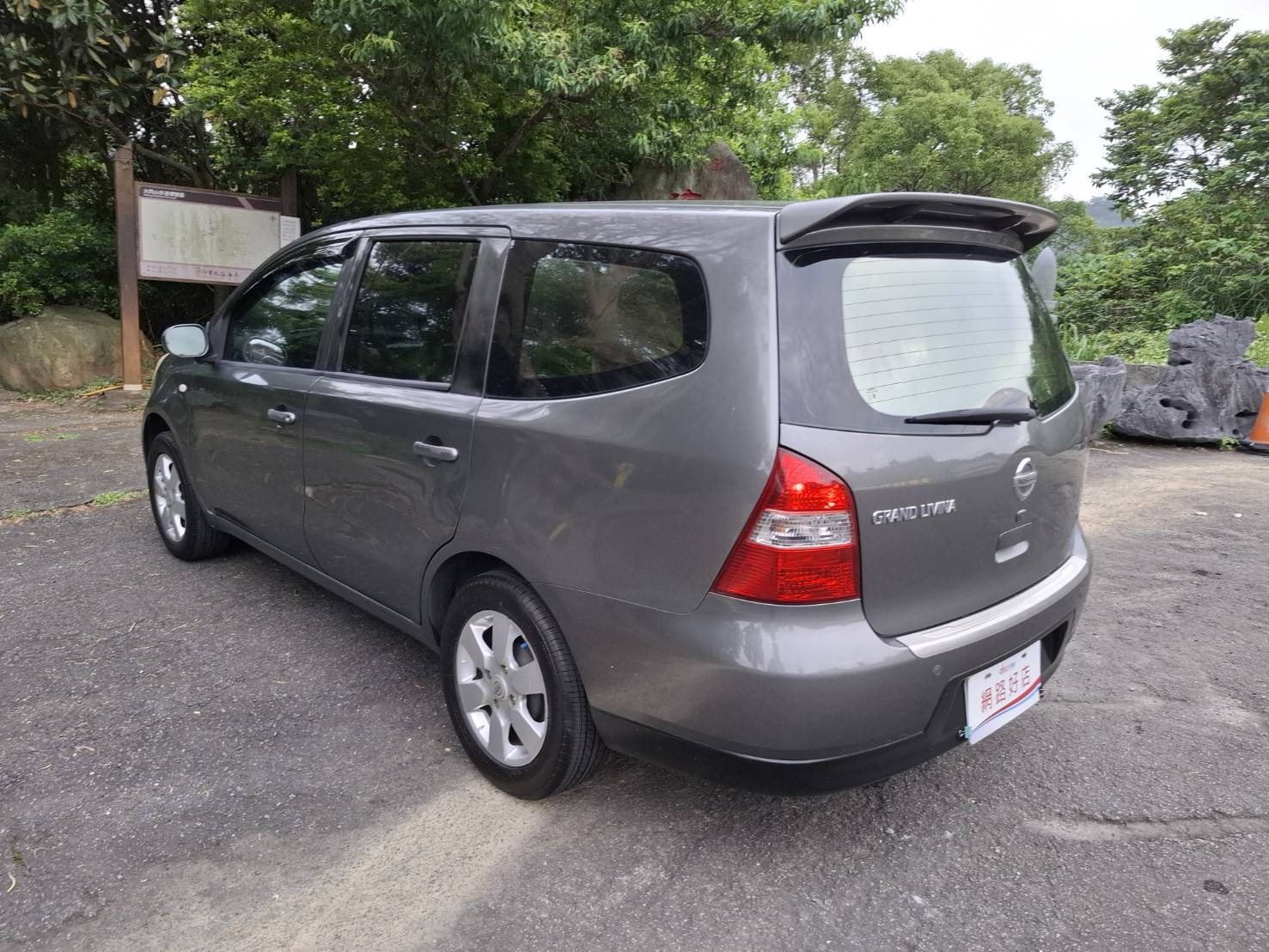 2011年NISSAN LIVINA 1.8 省油7人座車 實用便宜超大空間~網路驚喜價 想跑市場做個小生意經濟實惠 要買要快 歡迎來電預約賞車💗LINE goo5168 💗洽0912-423-585 宋小姐貸款專辦 強力過件  第12張相片