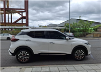 2023年 NISSAN KICKS 旗艦版 白色車身  黑色內裝  經典又時尚 歡迎預約賞車LINE：goo5168 洽詢電話：0912423585 宋小姐 貸款專辦 強力過件  第11張縮圖