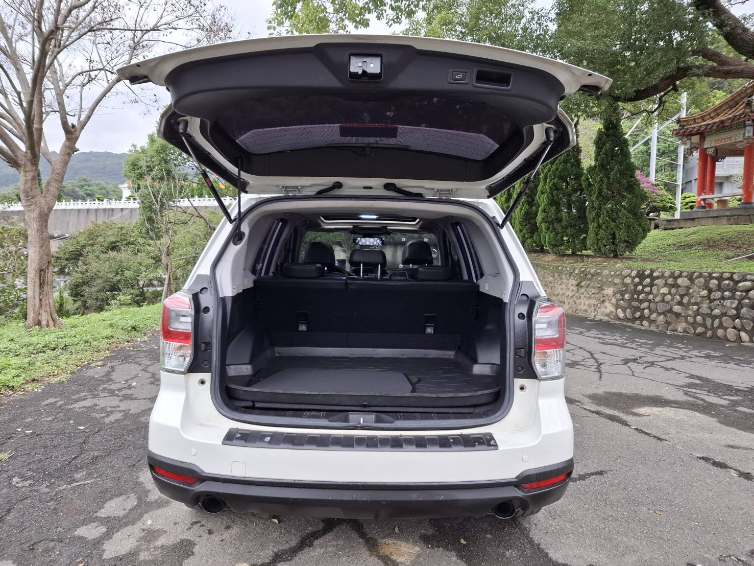  2016 SUBARU FORESTER XT 2.0  渦輪動力強勁 全時四驅穩定好開 性能實用一次擁有 歡迎預約賞車 LINE：goo5168 洽詢電話：0912423585 宋小姐 貸款專辦 強力過件  第8張相片