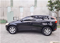 2012年 VOLVO XC60 T5 旗艦版 渦輪增壓動力 順暢好開 推力飽滿 典雅黑外觀 質感內裝 舒適寬敞 歡迎預約賞車 LINE：goo5168 洽詢電話：0912423585 宋小姐  第9張縮圖