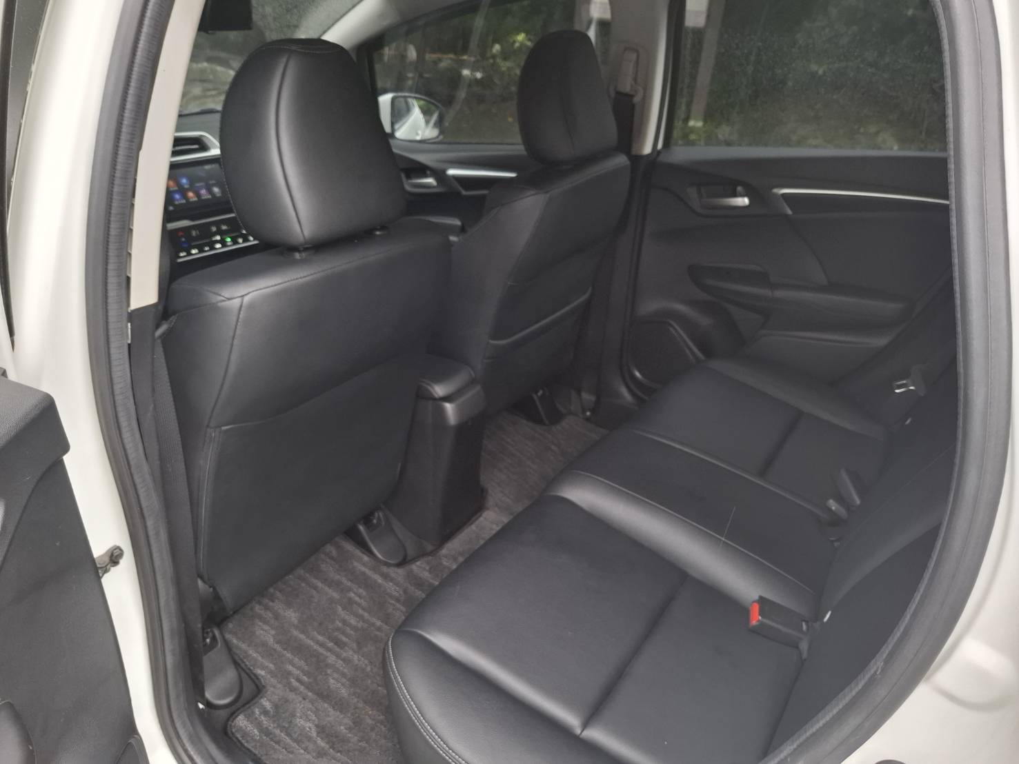 2021 HONDA FIT S 一部滿足日常 休閒工作需求的全能小鋼炮 歡迎預約賞車  LINE goo5168 洽: 0912423585宋小姐 貸款專辦 強力過件  第8張相片