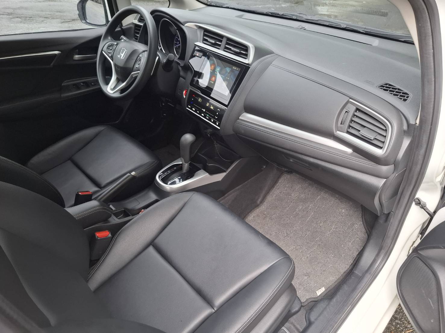 2021 HONDA FIT S 一部滿足日常 休閒工作需求的全能小鋼炮 歡迎預約賞車  LINE goo5168 洽: 0912423585宋小姐 貸款專辦 強力過件  第9張相片