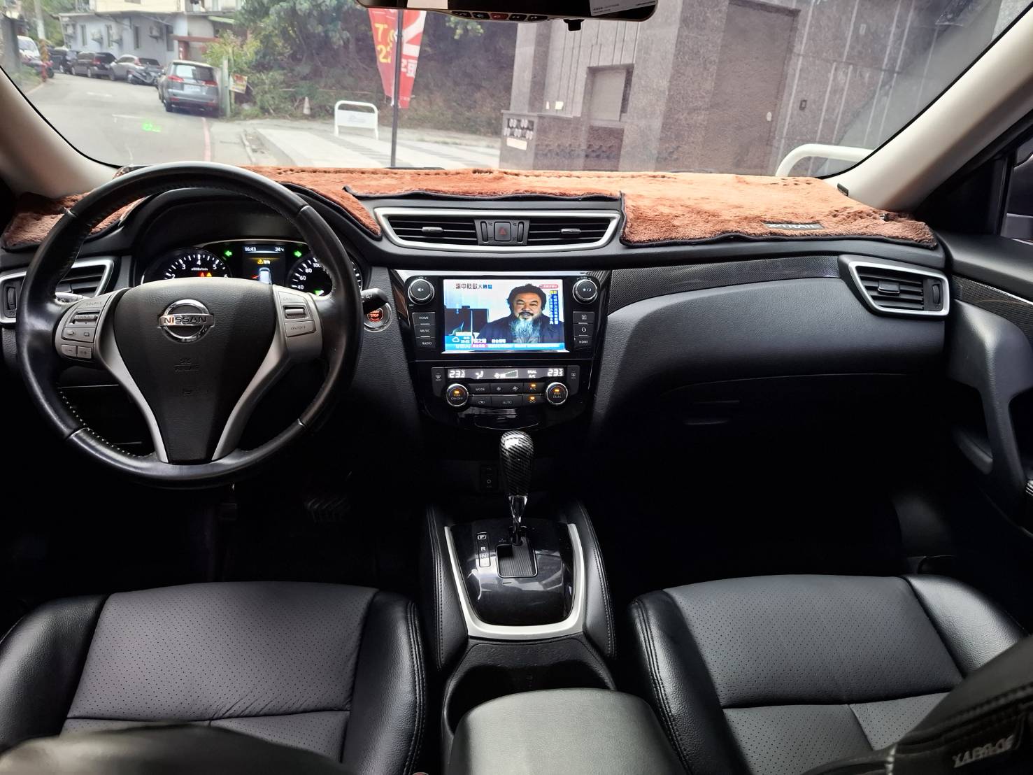 2017年 NISSAN X-TRAIL 大空間 高實用性 超值價格 出遊 通勤一台搞定 歡迎預約賞車 LINE：goo5168 洽詢電話：0912423585 宋小姐 貸款專辦 強力過件  第4張相片