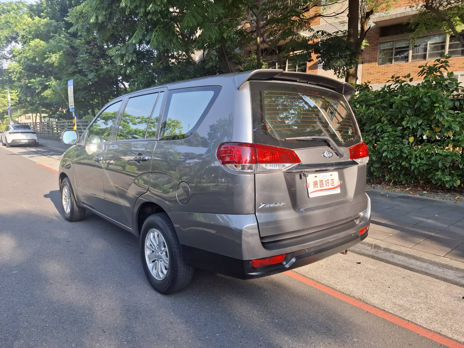 2023年 MITSUBISHI ZINGER 車況優 超大空間 家庭 工作都適合 超低里程 幾乎跟新車一樣 歡迎預約賞車LINE：goo5168 洽詢電話：0912423585 宋小姐 貸款專辦 強力過件  第11張相片