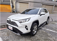 2021 TOYOTA RAV4  5代 旗艦版 保值 空間大 安全性高 省油耐用 家庭人氣王超值入主熱門休旅不是夢 歡迎預約賞車LINE：goo5168 洽詢電話：0912423585 宋小姐 貸款專辦 強力過件  第1張縮圖