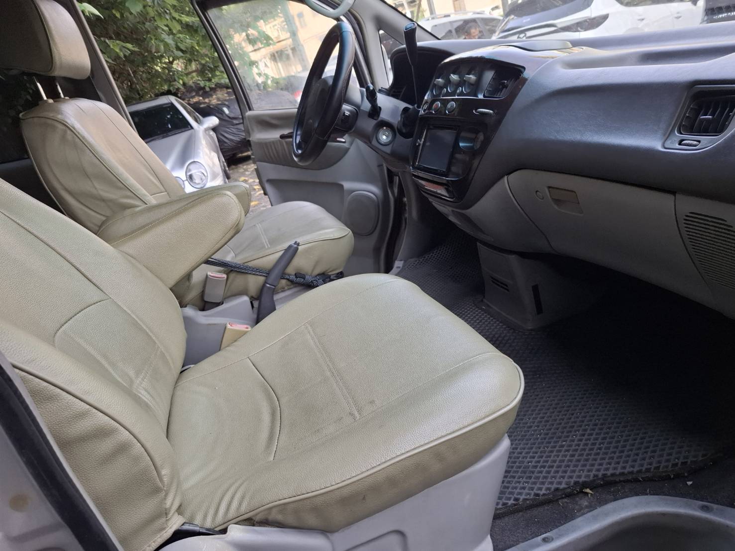 2003 Mitsubishi Space Gear 2.4 超低價釋出 只要 5.8 萬 有車比沒車好 2.4L 動力 耐操好養  超大空間 客貨兩用 歡迎電洽預約看車 LINE：goo5168 洽詢電話：0912423585 宋小姐  第9張相片