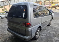 2003 Mitsubishi Space Gear 2.4 超低價釋出 只要 5.8 萬 有車比沒車好 2.4L 動力 耐操好養  超大空間 客貨兩用 歡迎電洽預約看車 LINE：goo5168 洽詢電話：0912423585 宋小姐  第14張縮圖