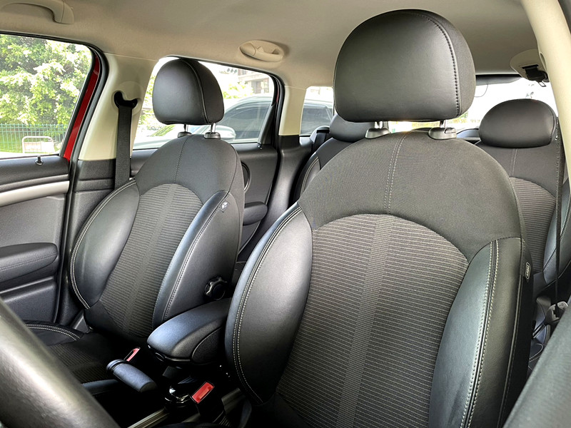 【聯絡專線 0987-252-408】迷你 Countryman Cooper1.6 R60 認證車 跑13萬 HID頭燈 恆溫 定速 影音螢幕 全額貸月繳8千內  第10張相片