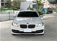 【聯絡專線 0987-252-408】BMW 520i 總代理 F10 認證車原版件 一鍵啟動 雙區恆溫 天窗 電動尾門 全額貸月繳9千內  第1張縮圖
