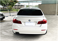 【聯絡專線 0987-252-408】BMW 520i 總代理 F10 認證車原版件 一鍵啟動 雙區恆溫 天窗 電動尾門 全額貸月繳9千內  第2張縮圖