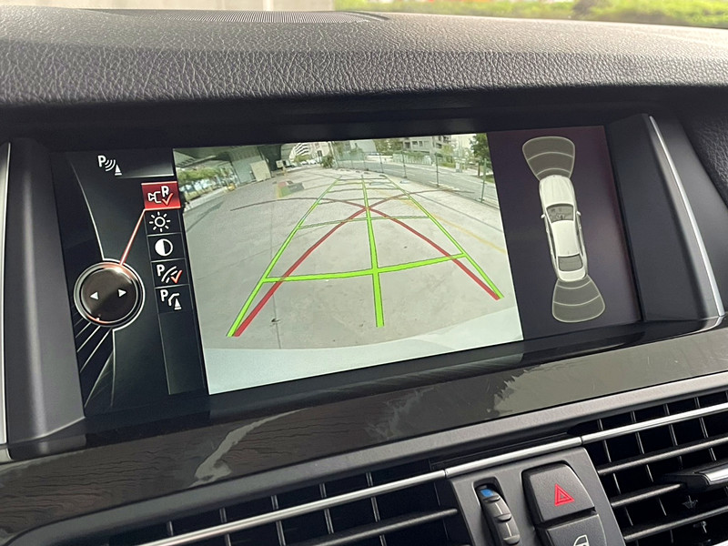 【聯絡專線 0987-252-408】BMW 520i 總代理 F10 認證車原版件 一鍵啟動 雙區恆溫 天窗 電動尾門 全額貸月繳9千內  第5張相片