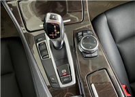 【聯絡專線 0987-252-408】BMW 520i 總代理 F10 認證車原版件 一鍵啟動 雙區恆溫 天窗 電動尾門 全額貸月繳9千內  第6張縮圖