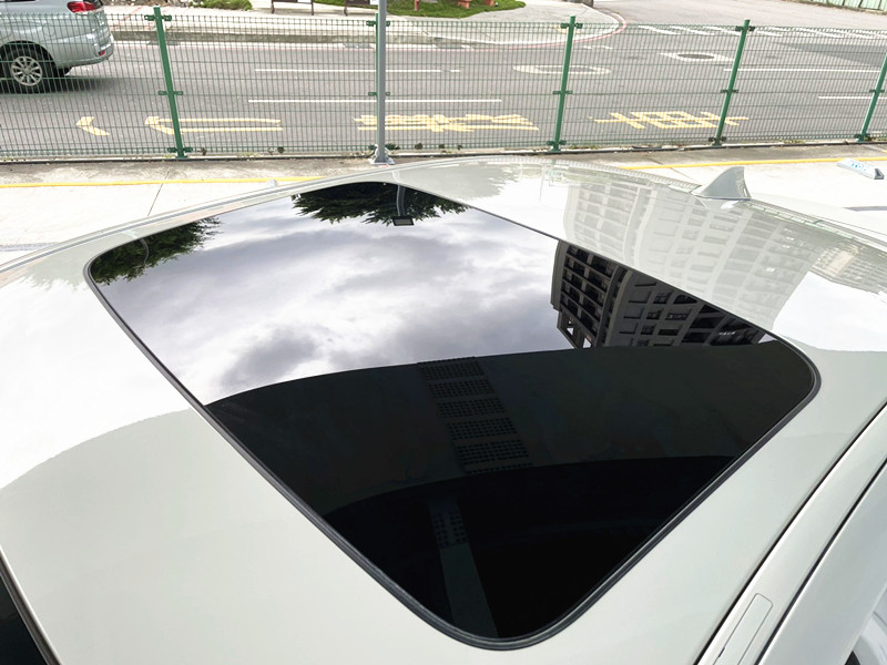 【聯絡專線 0987-252-408】BMW 520i 總代理 F10 認證車原版件 一鍵啟動 雙區恆溫 天窗 電動尾門 全額貸月繳9千內  第14張相片
