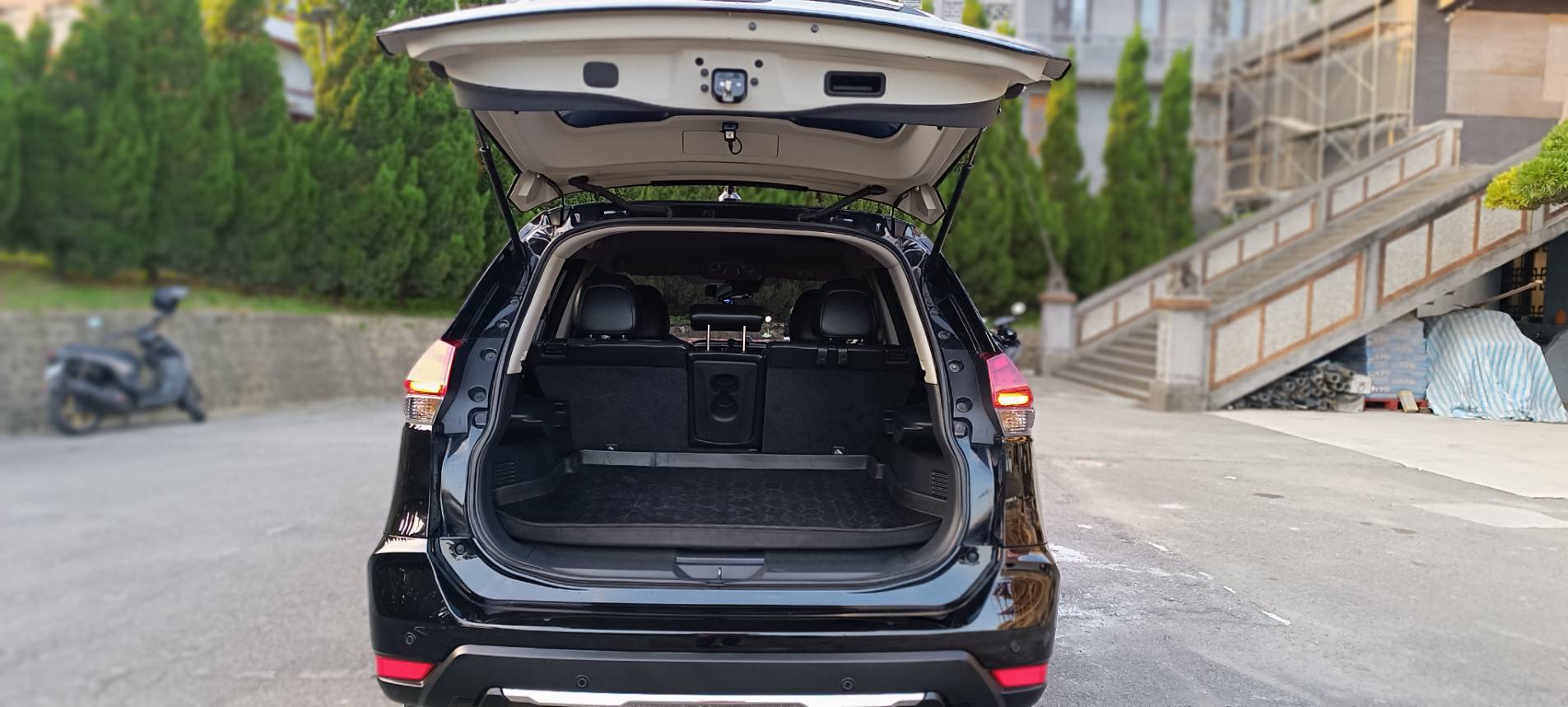 2022 Nissan X-Trail 2.0智行版  小家庭 掀背車 大空間 輕露營✅踏青 ✅郊遊 ✅旅行 ✅登山 ✅露營 ✅進香 ✅遊山玩水必備   【Apple CarPlay Android Auto】 LED頭尾燈日行燈 ACC   第4張相片