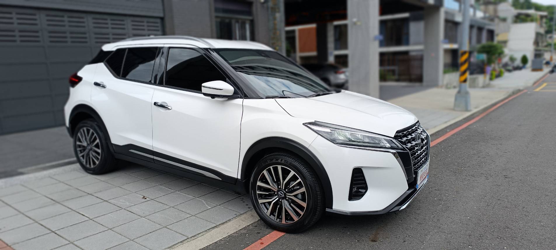 🚗【2023 NISSAN KICKS 旗艦版】 💥超低里程 3.1萬公里 💥最頂級配備 💰只要 4000元！就能把這台幾乎新車開回家～還可能找錢回家⁉️支援(CarPlay Android Auto)  第3張相片