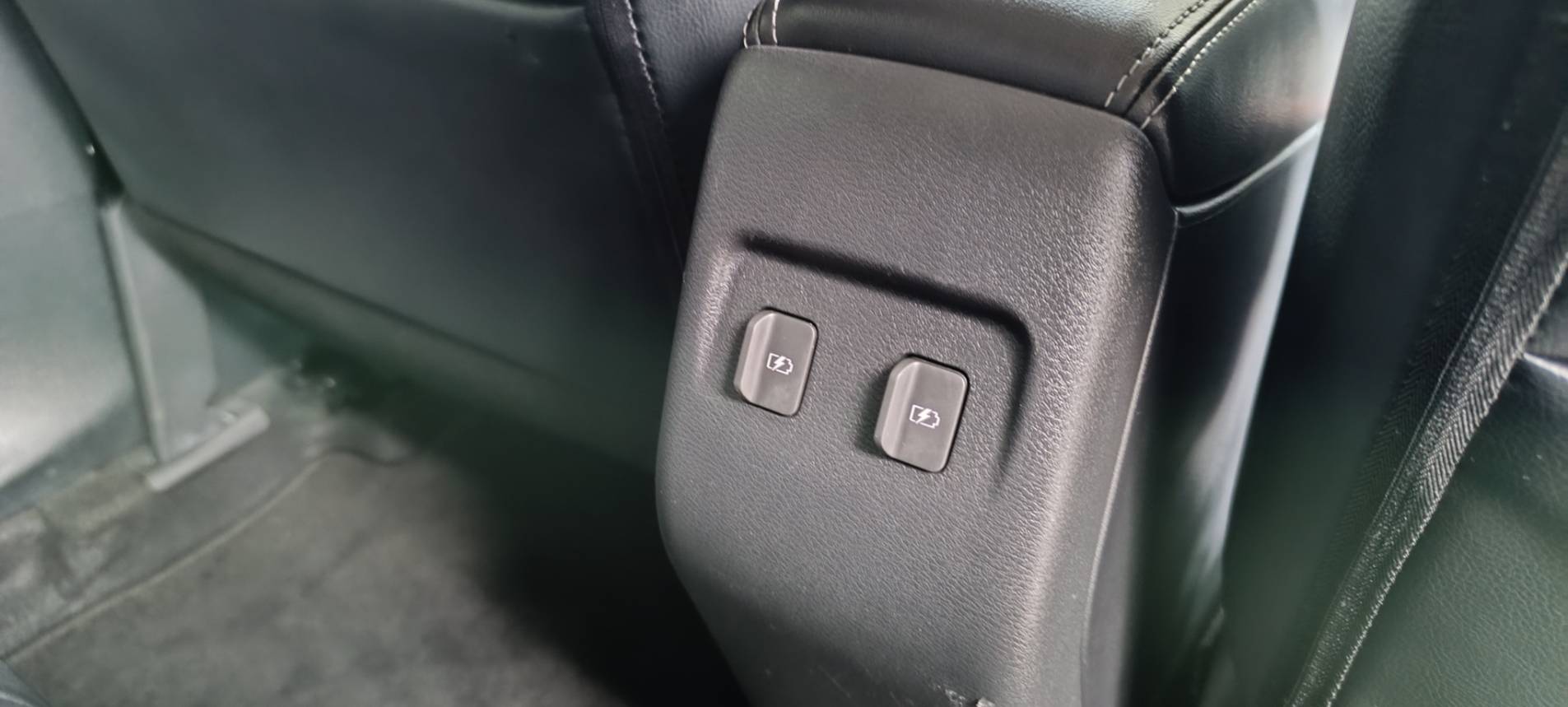 🚗【2023 NISSAN KICKS 旗艦版】 💥超低里程 3.1萬公里 💥最頂級配備 💰只要 4000元！就能把這台幾乎新車開回家～還可能找錢回家⁉️支援(CarPlay Android Auto)  第11張相片