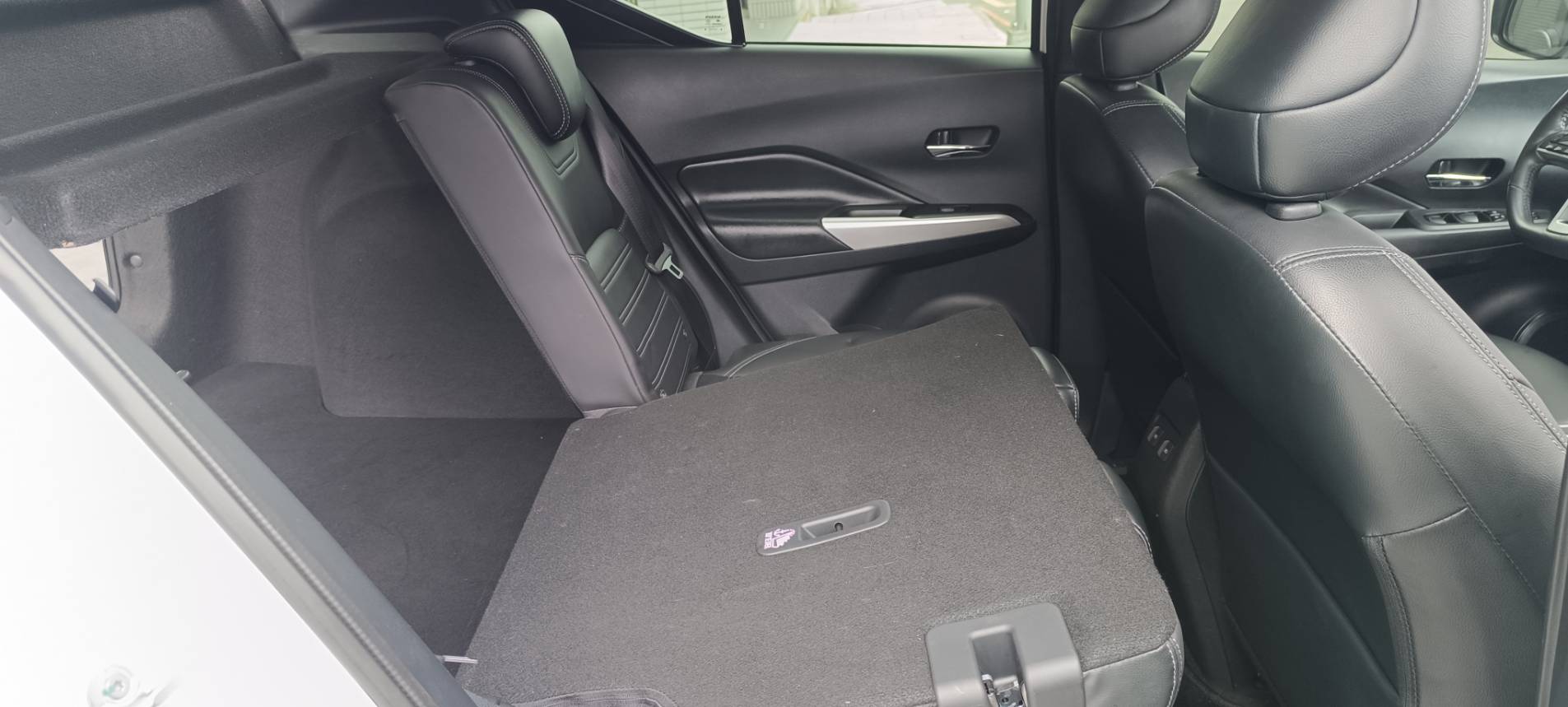 🚗【2023 NISSAN KICKS 旗艦版】 💥超低里程 3.1萬公里 💥最頂級配備 💰只要 4000元！就能把這台幾乎新車開回家～還可能找錢回家⁉️支援(CarPlay Android Auto)  第14張相片