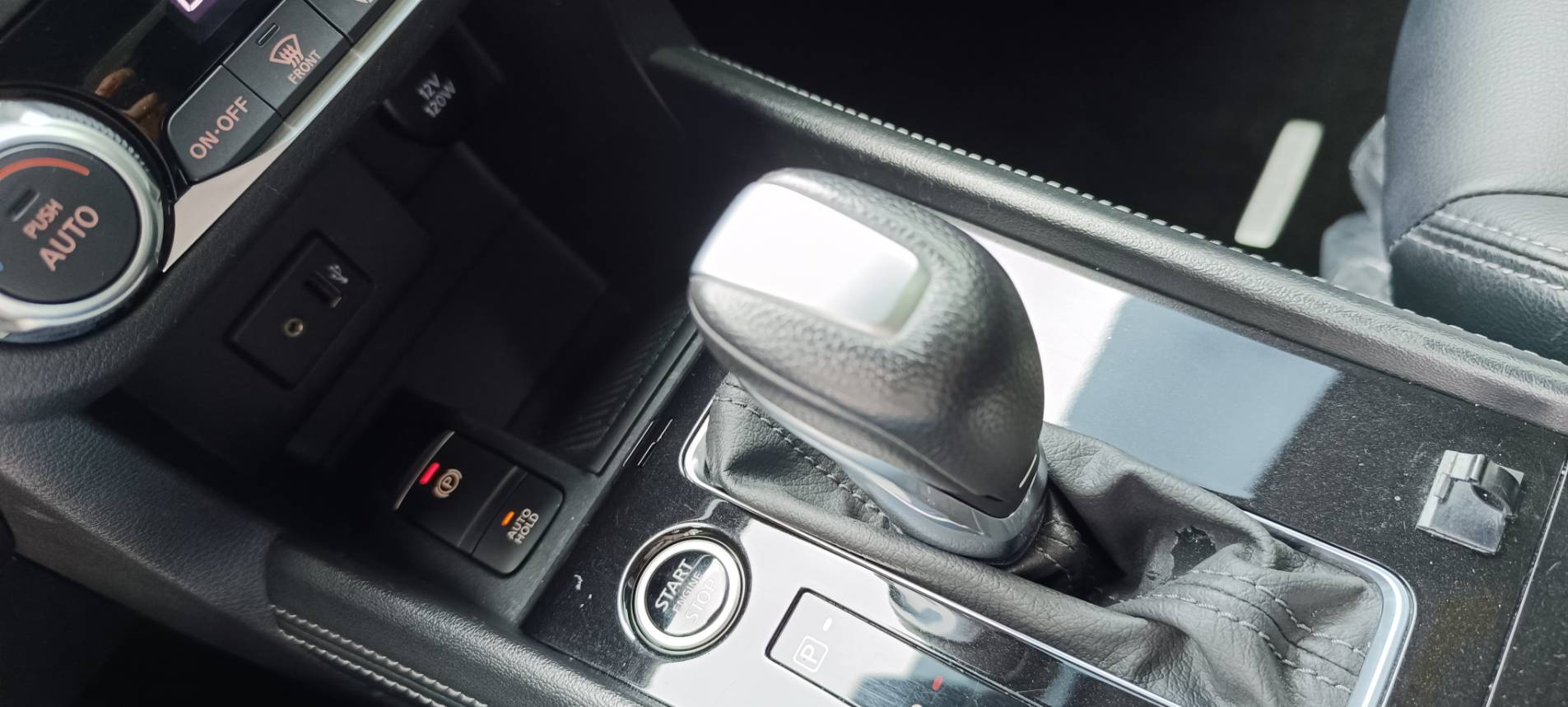 🚗【2023 NISSAN KICKS 旗艦版】 💥超低里程 3.1萬公里 💥最頂級配備 💰只要 4000元！就能把這台幾乎新車開回家～還可能找錢回家⁉️支援(CarPlay Android Auto)  第15張相片