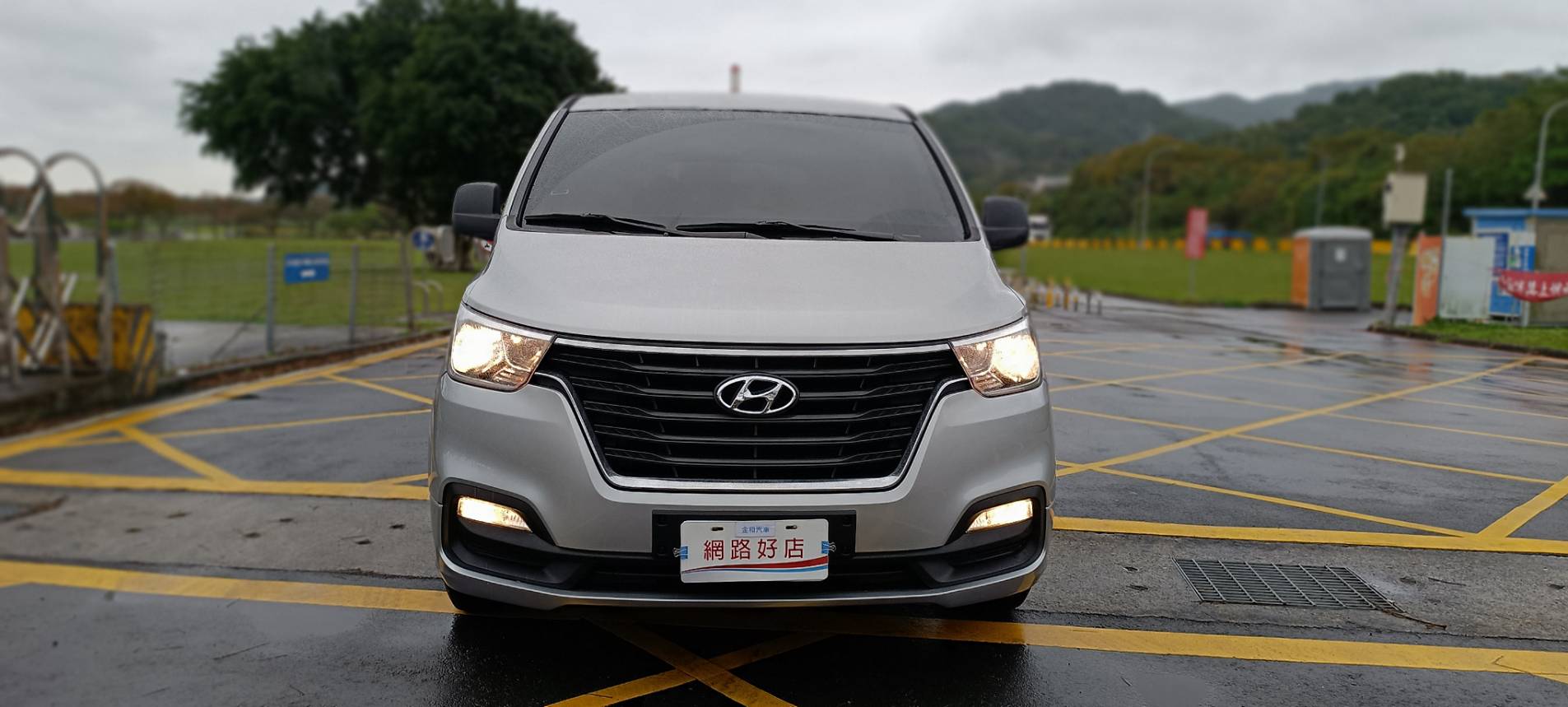 2018 19款式 Hyundai Starex 現代 史塔瑞絲 尊貴型 【事業家庭兩相宜】原裝進口、柴油有力！生意載貨，事業與家庭的最佳拍檔！也能全家大小出遊的超級好幫手  第2張相片