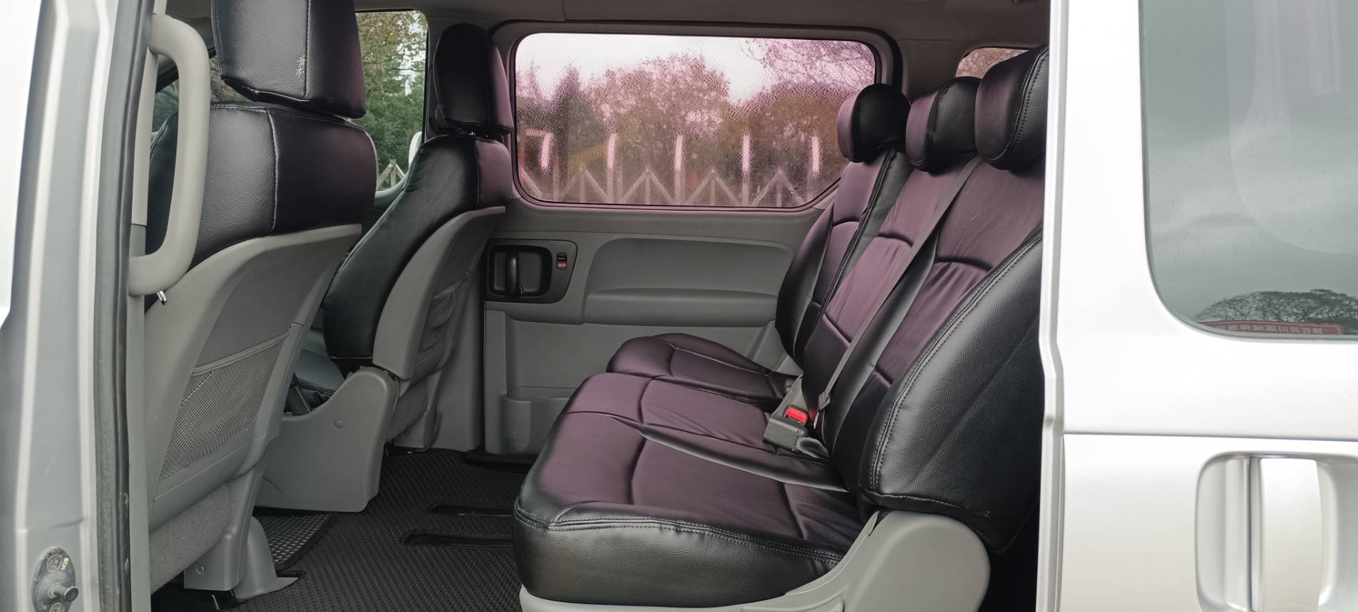 2018 19款式 Hyundai Starex 現代 史塔瑞絲 尊貴型 【事業家庭兩相宜】原裝進口、柴油有力！生意載貨，事業與家庭的最佳拍檔！也能全家大小出遊的超級好幫手  第9張相片