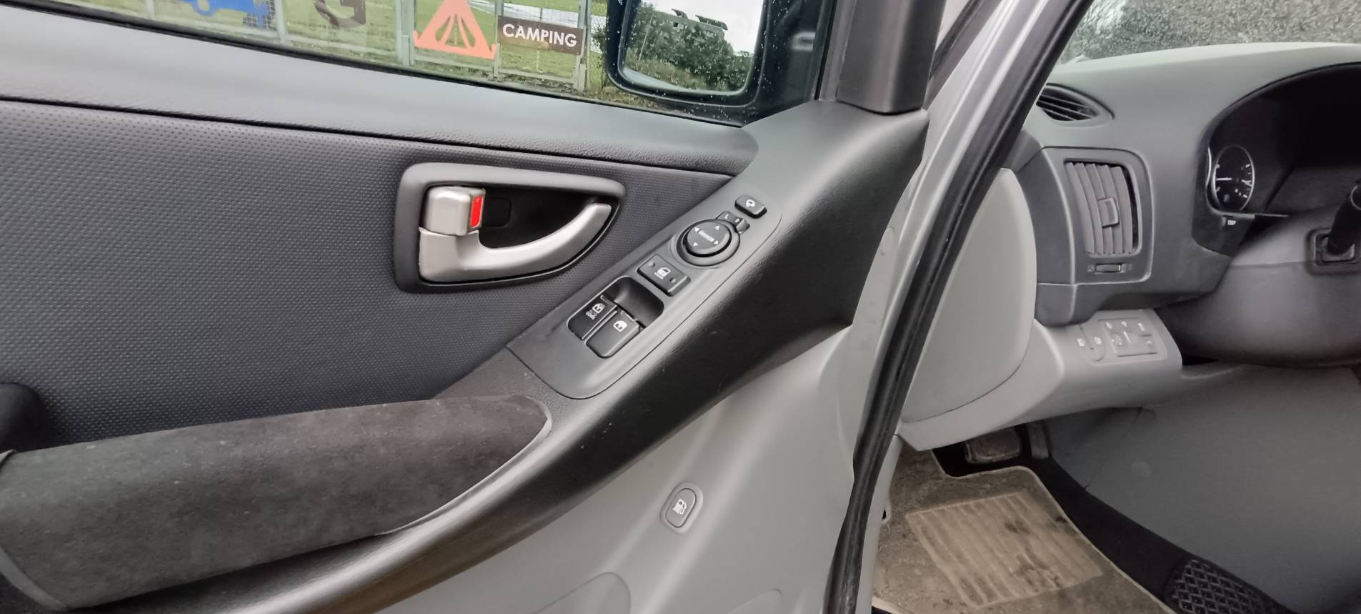 2018 19款式 Hyundai Starex 現代 史塔瑞絲 尊貴型 【事業家庭兩相宜】原裝進口、柴油有力！生意載貨，事業與家庭的最佳拍檔！也能全家大小出遊的超級好幫手  第11張相片