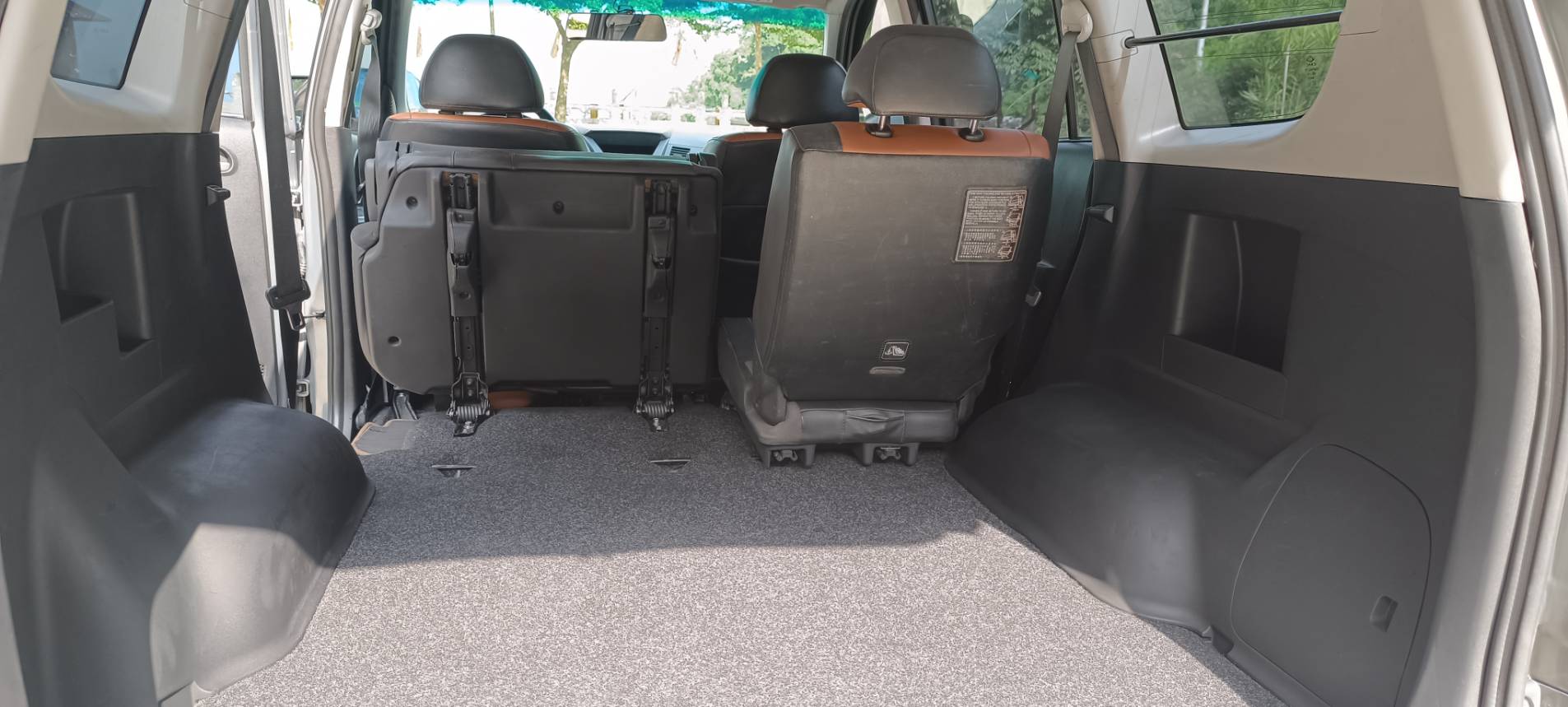 2020 中華 三菱 ZINGER  精緻型 2.4 ⭕️【商用車銷售冠軍 頭家好夥伴 公司 市場 批貨 載客 客貨兩相宜】大家都在用 用過都說讚的 普羅大眾車款  倒車顯影 行車記錄器 ⭐只要你有 4000元⭐即可把此車貸回家喔!✅保證實  第12張相片