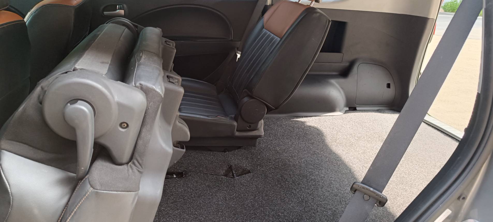 2020 中華 三菱 ZINGER  精緻型 2.4 ⭕️【商用車銷售冠軍 頭家好夥伴 公司 市場 批貨 載客 客貨兩相宜】大家都在用 用過都說讚的 普羅大眾車款  倒車顯影 行車記錄器 ⭐只要你有 4000元⭐即可把此車貸回家喔!✅保證實  第13張相片