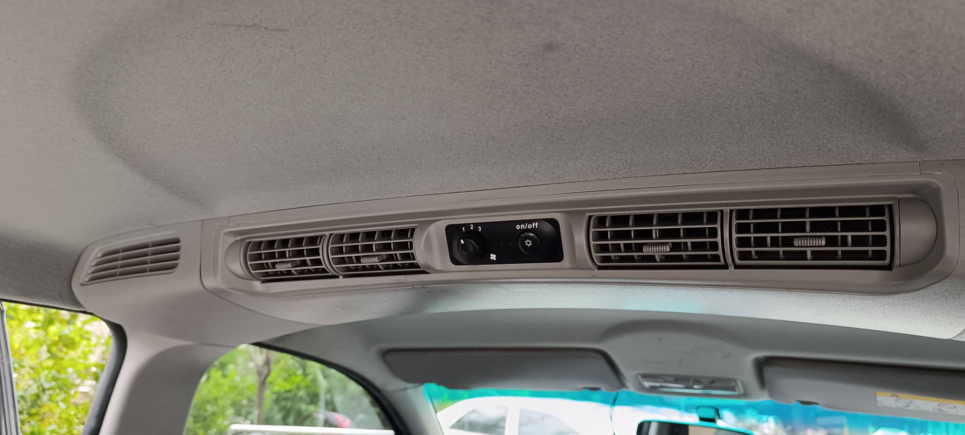 2020 中華 三菱 ZINGER  精緻型 2.4 ⭕️【商用車銷售冠軍 頭家好夥伴 公司 市場 批貨 載客 客貨兩相宜】大家都在用 用過都說讚的 普羅大眾車款  倒車顯影 行車記錄器 ⭐只要你有 4000元⭐即可把此車貸回家喔!✅保證實  第17張相片