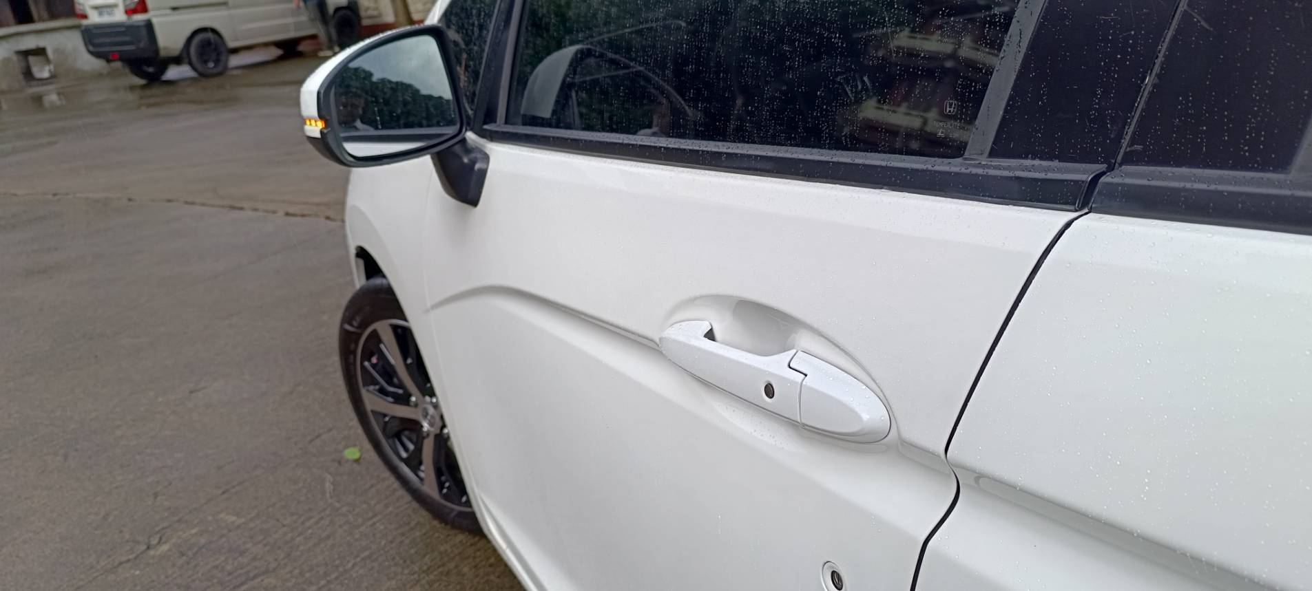 2021 HONDA FIT 1.5 S 低里程  車不大 但省油 省稅 輕巧 好開 好停車 超大行李箱  iKey 電折 引擎起閉 胎壓偵測 ECON 車小 好停車 室內大空間 小家庭、上班族、公車族首選！  第9張相片