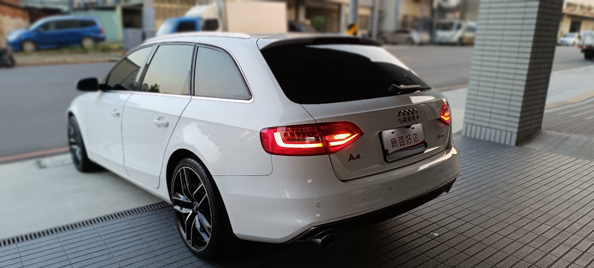 【優質家庭旅行神車】2014型 AUDI A4 Avant B8.5 TFSI 🔥全景天窗豪華休旅來啦！省油 省稅 好開 馬力足  你想要一台兼具性能、空間與安全的好車嗎？這台  正是你與家人最好的選擇！  第5張相片