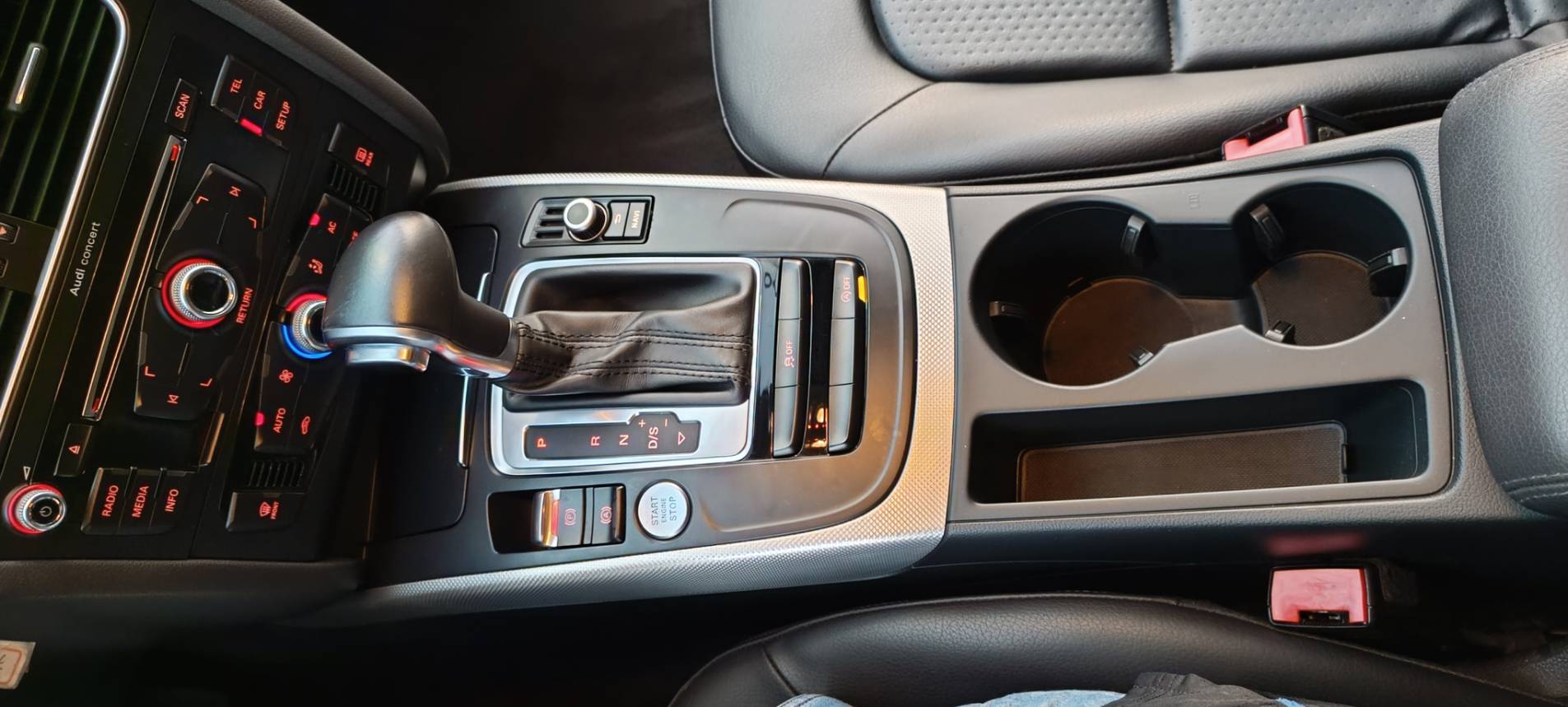 【優質家庭旅行神車】2014型 AUDI A4 Avant B8.5 TFSI 🔥全景天窗豪華休旅來啦！省油 省稅 好開 馬力足  你想要一台兼具性能、空間與安全的好車嗎？這台  正是你與家人最好的選擇！  第15張相片