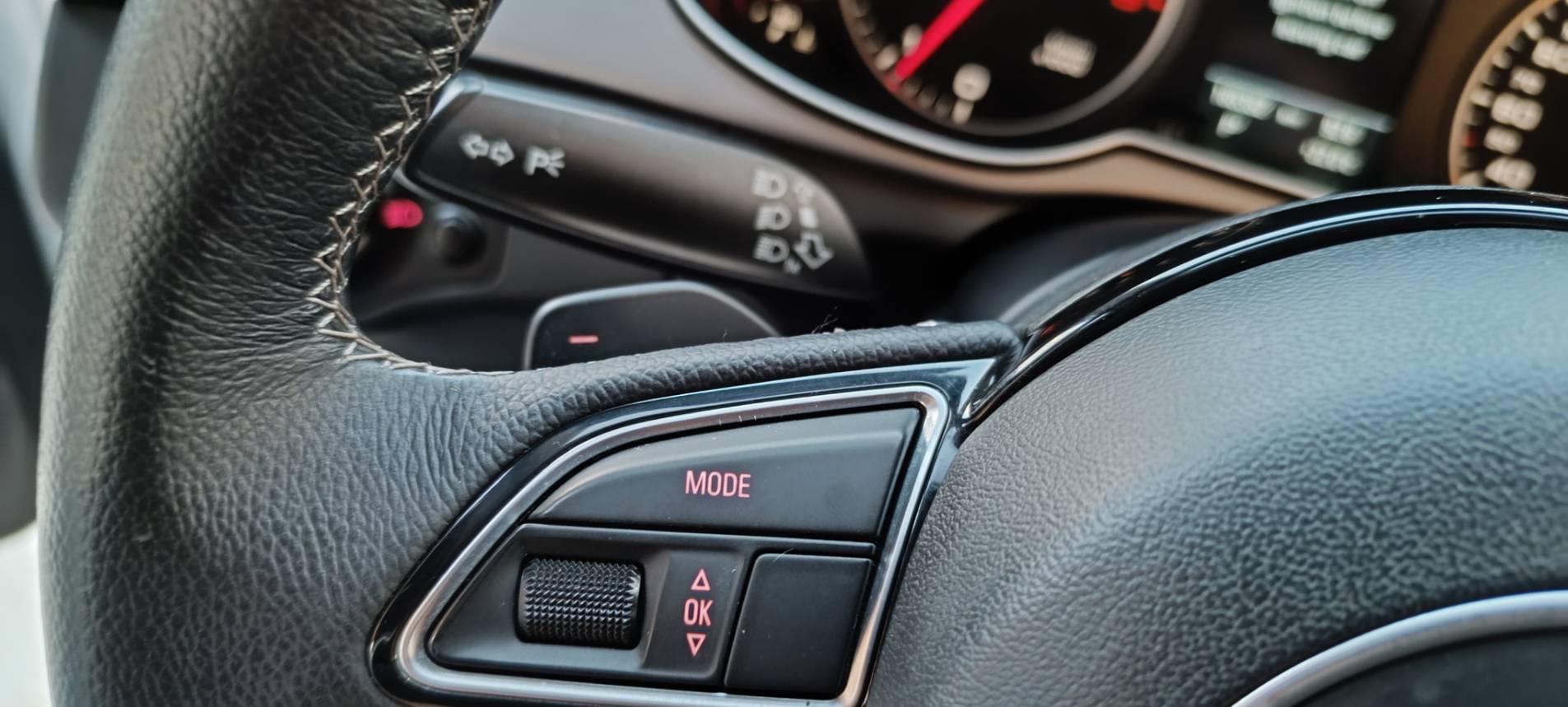 【優質家庭旅行神車】2014型 AUDI A4 Avant B8.5 TFSI 🔥全景天窗豪華休旅來啦！省油 省稅 好開 馬力足  你想要一台兼具性能、空間與安全的好車嗎？這台  正是你與家人最好的選擇！  第18張相片