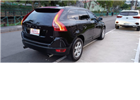 2012 VOLVO XC60 T5 豪華版  瑞典國寶 行動坦克 當時來不及入手 何不現在及刻擁有 現在買 不用新車價一半的一半不到 不要再猶豫了 要買要快 無重大事故、原版件、無泡水、無煙車、里程保證 雙前電動椅、盲點、電動尾門 換檔撥  第6張縮圖