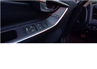 2012 VOLVO XC60 T5 豪華版  瑞典國寶 行動坦克 當時來不及入手 何不現在及刻擁有 現在買 不用新車價一半的一半不到 不要再猶豫了 要買要快 無重大事故、原版件、無泡水、無煙車、里程保證 雙前電動椅、盲點、電動尾門 換檔撥  第19張縮圖