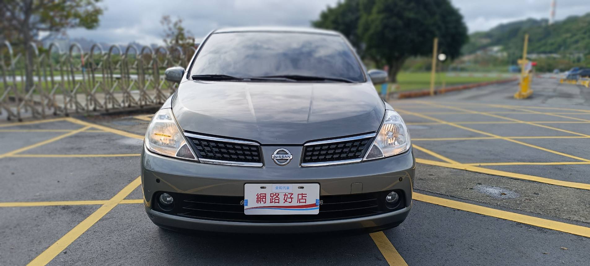 2012  Nissan Tiida 5D 1.8 EH  Tiida 1.8 大馬力 好停車 超實惠代步車 酷暑 寒流 下雨 爸媽 老婆 小孩 擠大眾運輸 無待修 每5千定期保養 車美    第1張相片