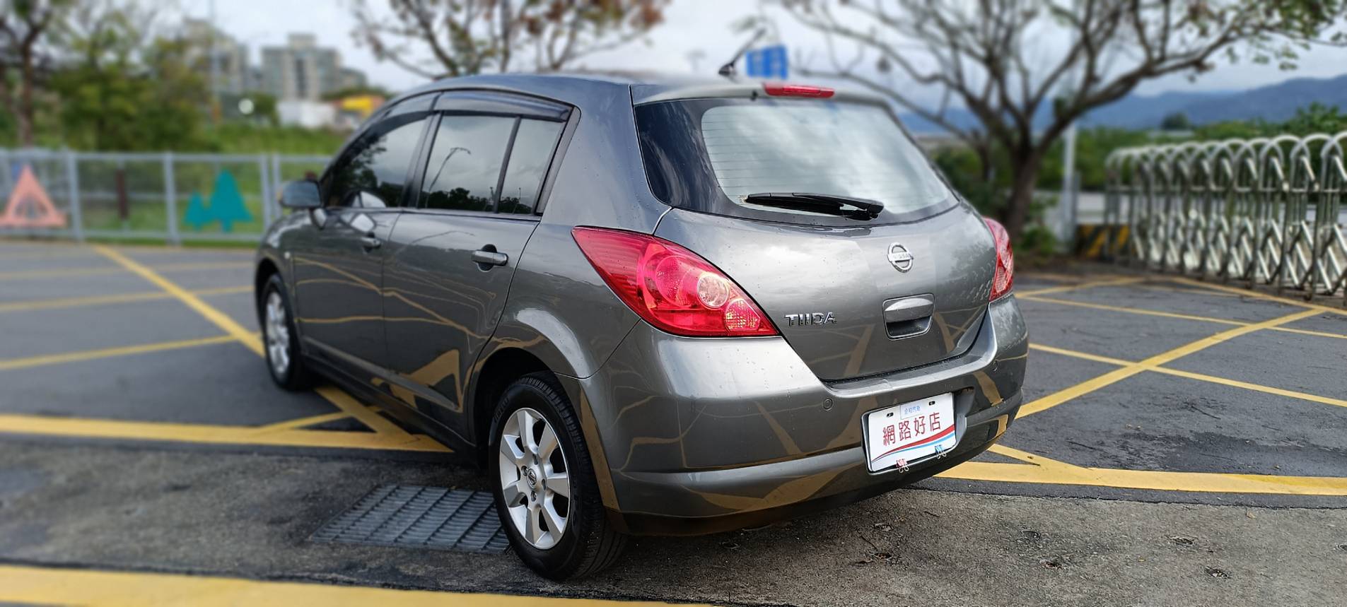 2012  Nissan Tiida 5D 1.8 EH  Tiida 1.8 大馬力 好停車 超實惠代步車 酷暑 寒流 下雨 爸媽 老婆 小孩 擠大眾運輸 無待修 每5千定期保養 車美    第5張相片