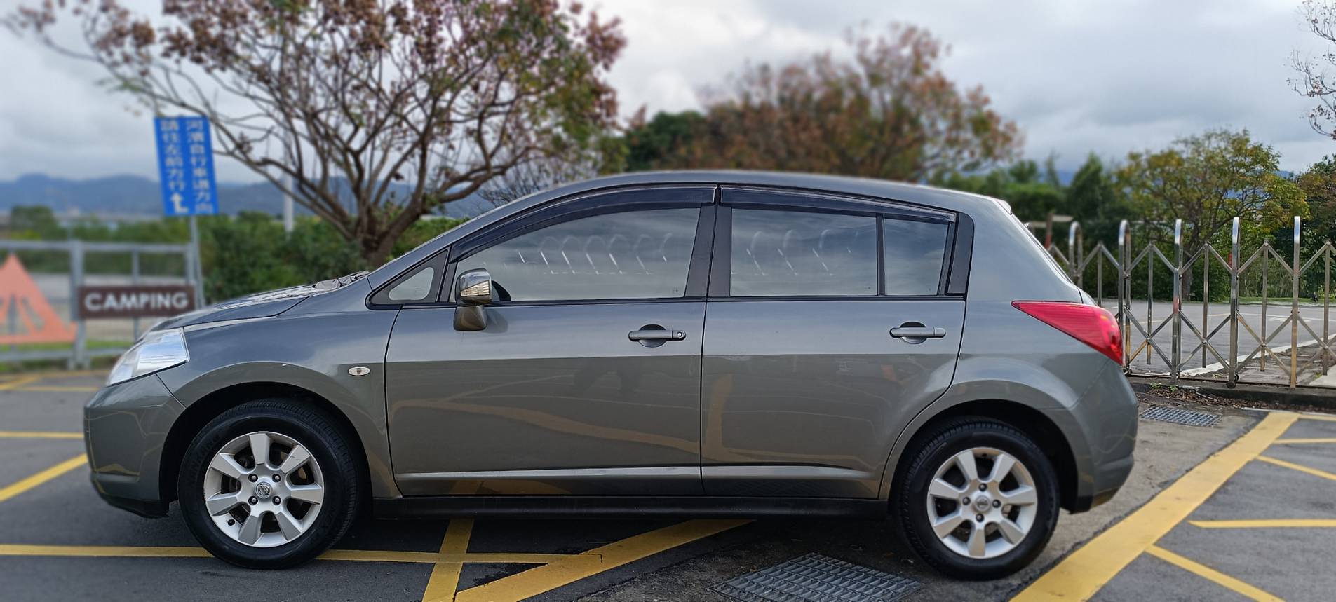 2012  Nissan Tiida 5D 1.8 EH  Tiida 1.8 大馬力 好停車 超實惠代步車 酷暑 寒流 下雨 爸媽 老婆 小孩 擠大眾運輸 無待修 每5千定期保養 車美    第7張相片