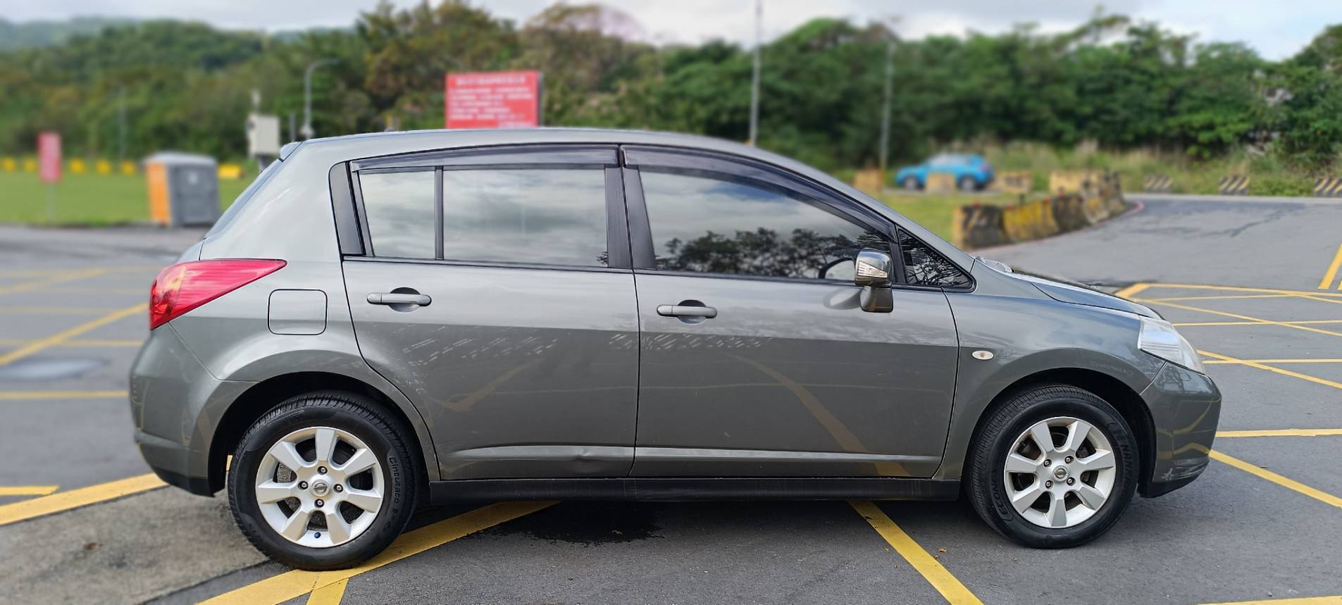 2012  Nissan Tiida 5D 1.8 EH  Tiida 1.8 大馬力 好停車 超實惠代步車 酷暑 寒流 下雨 爸媽 老婆 小孩 擠大眾運輸 無待修 每5千定期保養 車美    第8張相片