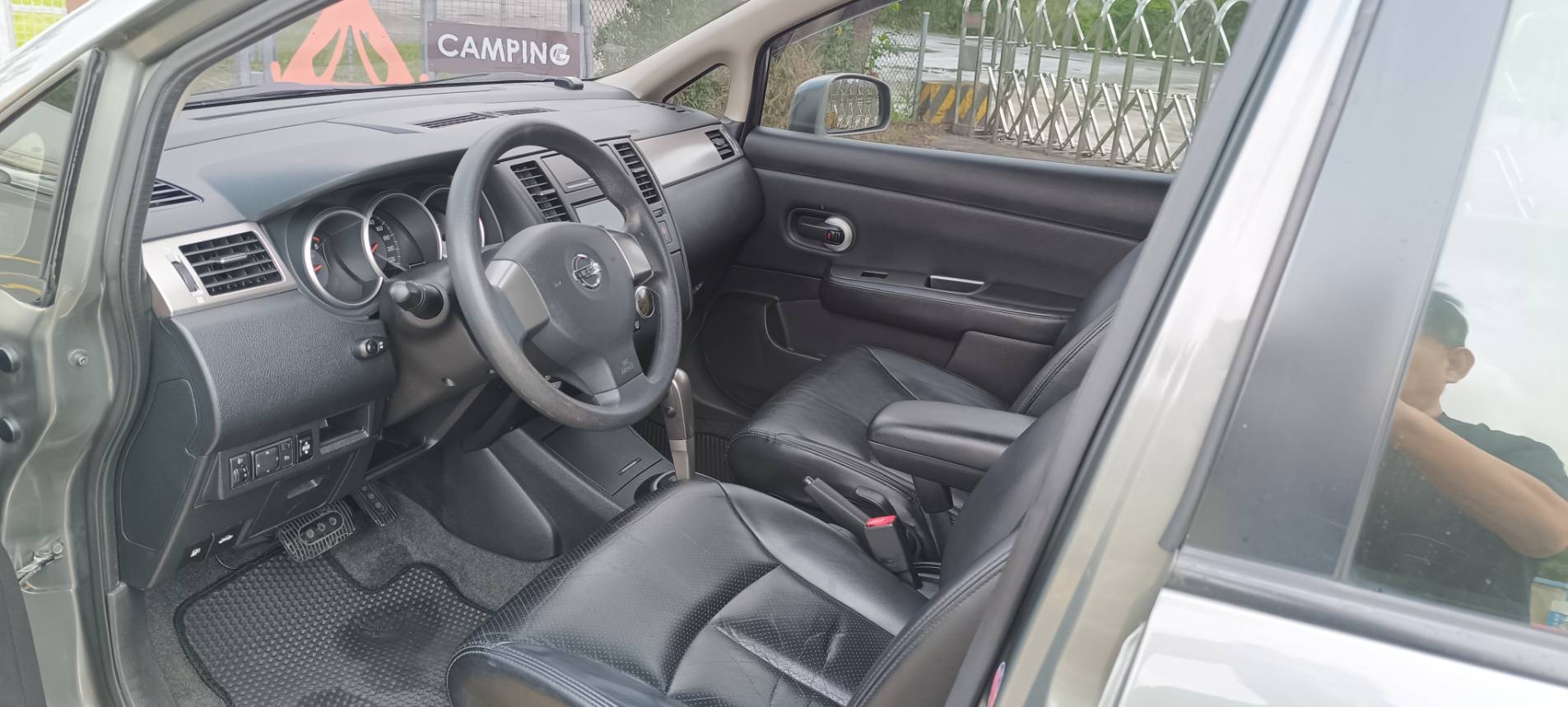 2012  Nissan Tiida 5D 1.8 EH  Tiida 1.8 大馬力 好停車 超實惠代步車 酷暑 寒流 下雨 爸媽 老婆 小孩 擠大眾運輸 無待修 每5千定期保養 車美    第10張相片