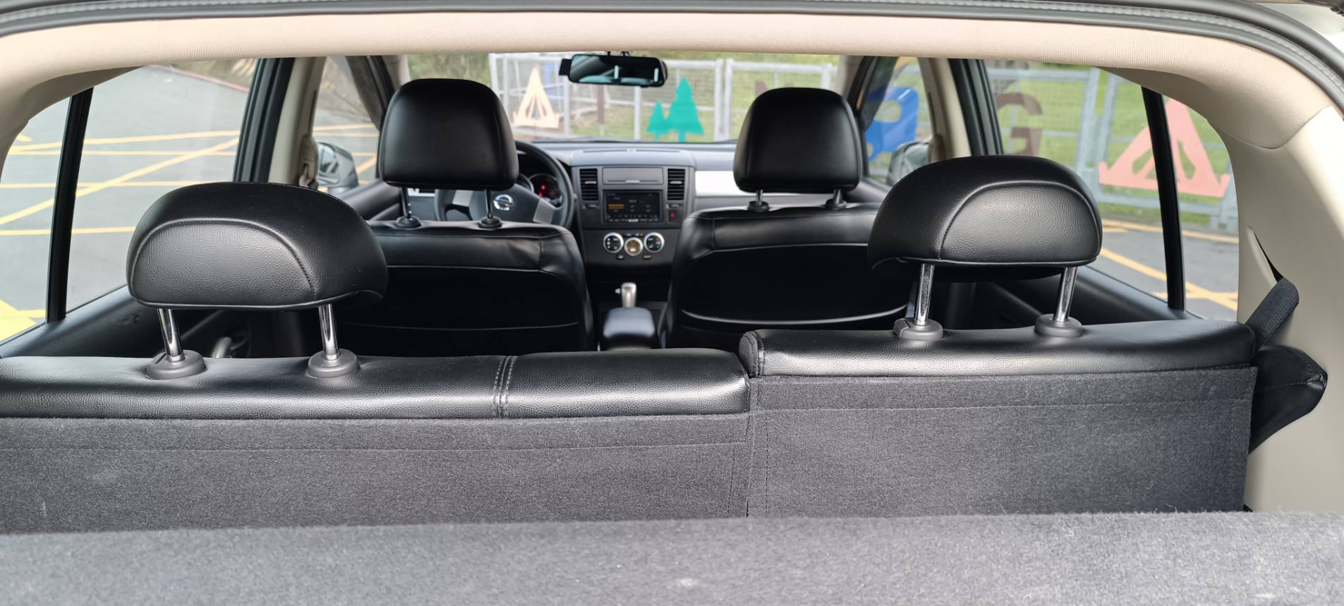 2012  Nissan Tiida 5D 1.8 EH  Tiida 1.8 大馬力 好停車 超實惠代步車 酷暑 寒流 下雨 爸媽 老婆 小孩 擠大眾運輸 無待修 每5千定期保養 車美    第12張相片